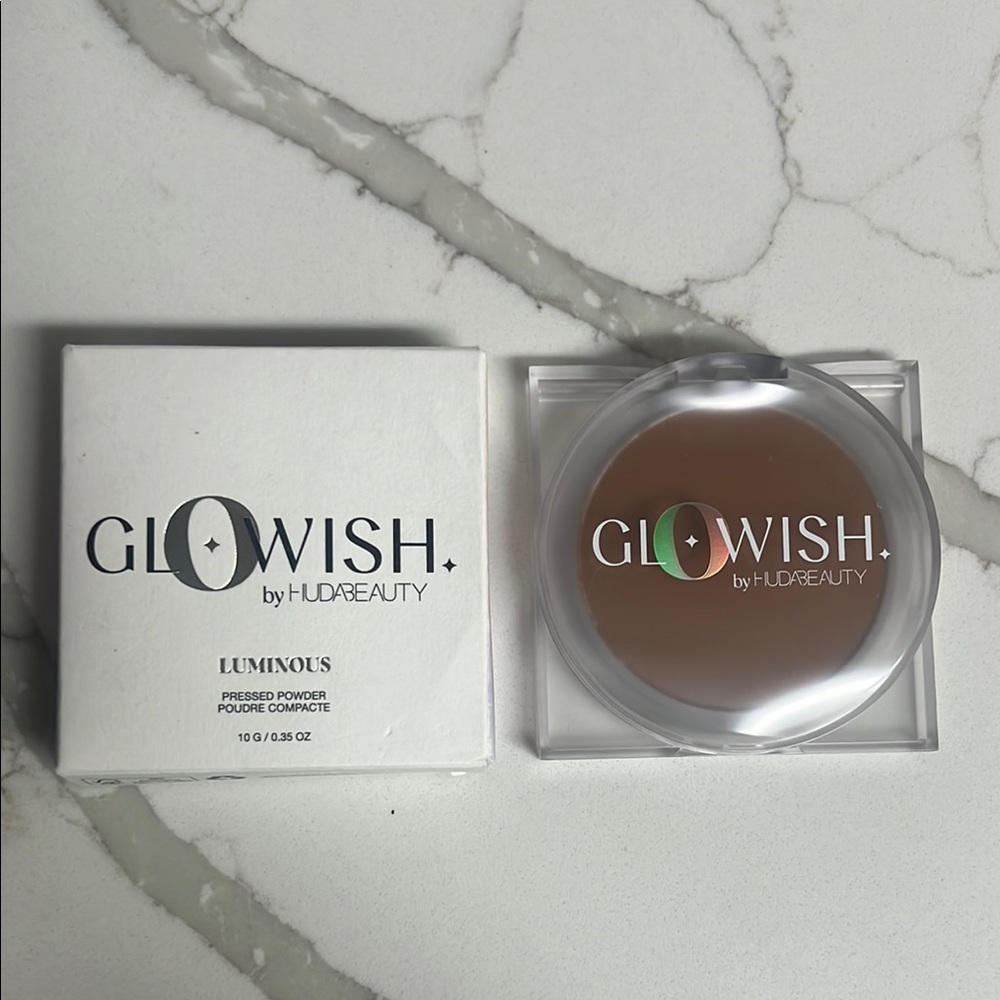 HUDA BEAUTY GloWish Luminous Pressed Powder - 11 Deep
